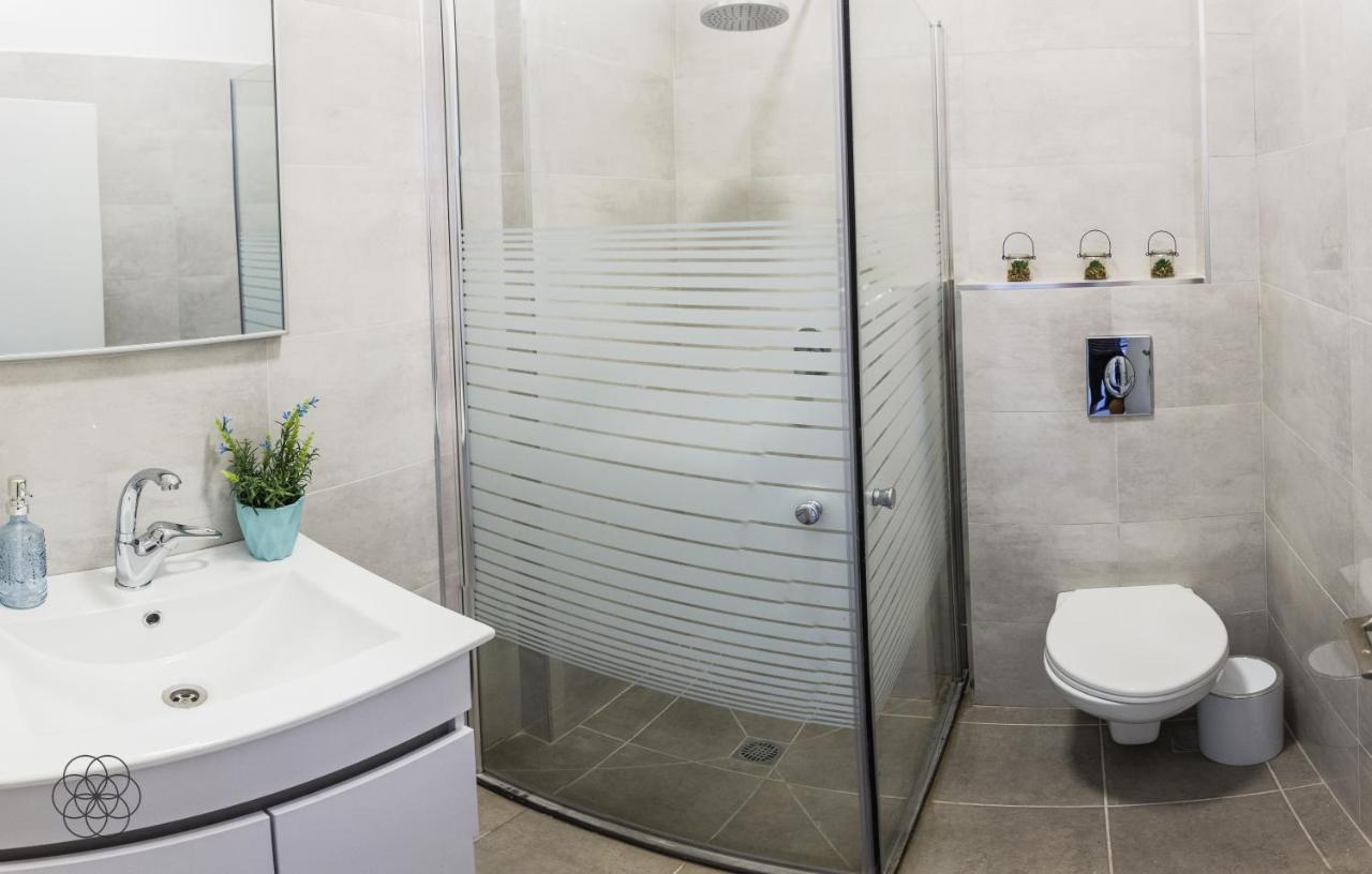 Allenby Center Apartment *